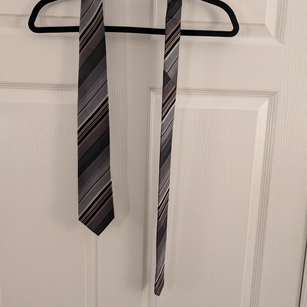 Croft & Bartow Gray and Black Striled Tie 100% Silk